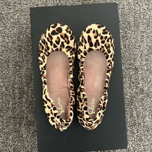 Elorie animal print ballet flats, size 8 1/2, good condition.